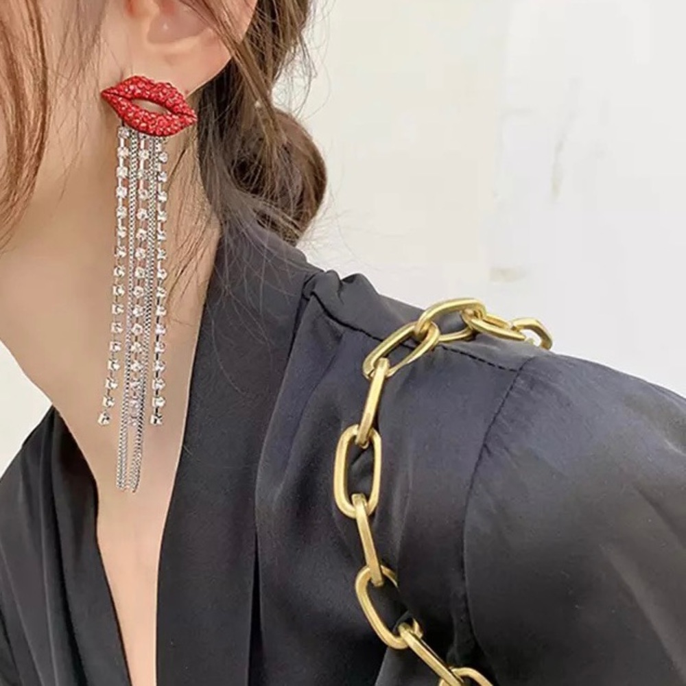 New! Lip Tassel Drop Earrings